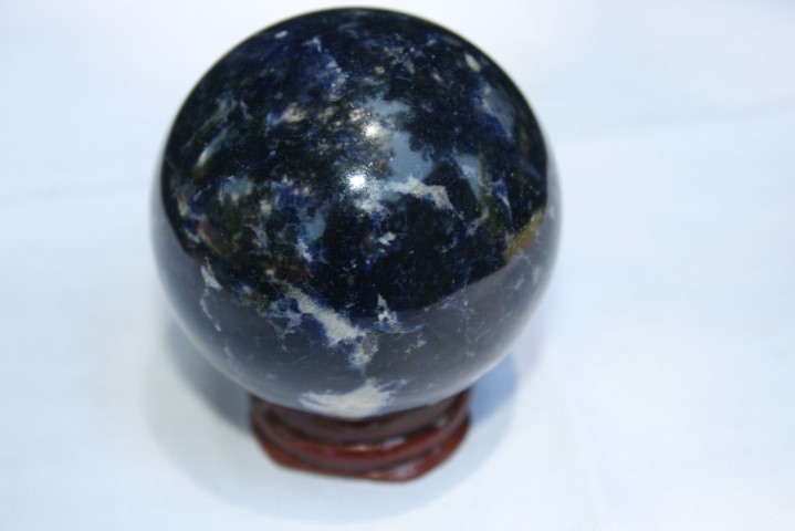 Sodalite Sphere acess to subconcious and intuitive abilities, enhanced insight and mental performance, deepened intuitition 4731
